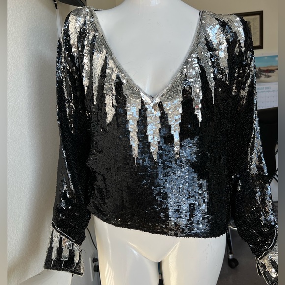 ✨ Vtg 80s Silk, Sequined, & Beaded Top - Judith Ann Creations brand - Picture 2 of 15